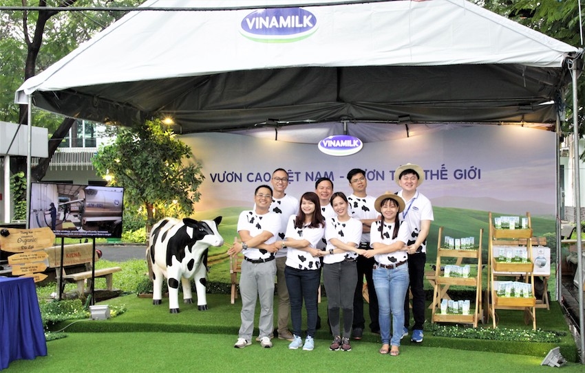 Vinamilk[-]đồng[-]hành[-]củng[-]“Ngày[-]hội[-]việc[-]làm[-]Bách[-]Khoa[-]2017”[-]